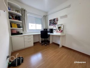 Image 11 - 828571