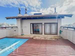 Image 19 - 828632