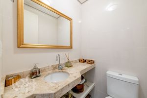 Image 3 - 828725