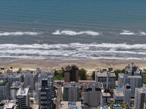 Image 25 - 828730