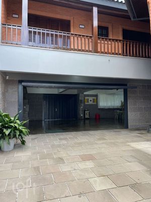 Image 34 - 828774