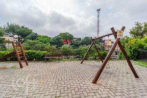 Image 24 - 828785