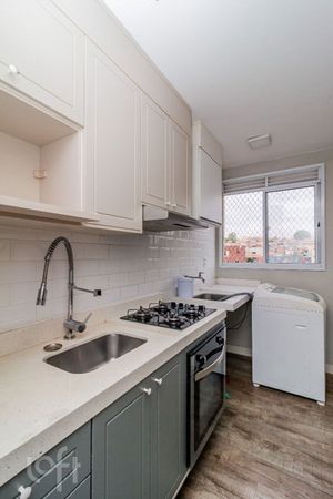 Image 8 - 828785