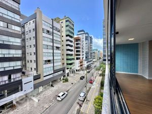 Image 4 - 828790