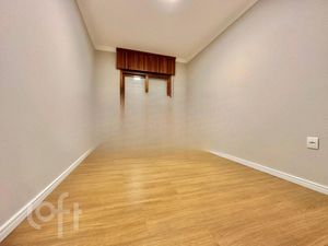 Image 8 - 828790
