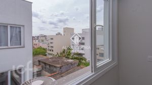 Image 12 - 828858