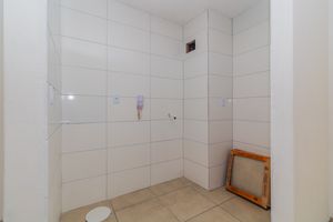 Image 8 - 828889