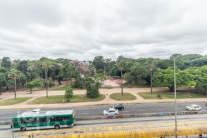 Image 14 - 828908