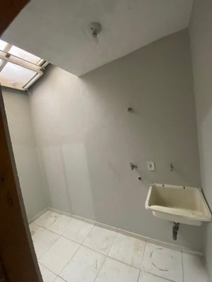 Image 3 - 828961
