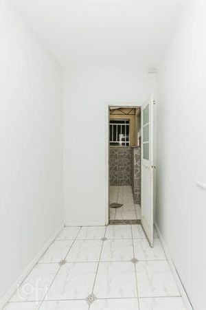 Image 19 - 829070