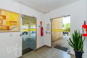 Image 38 - 829155