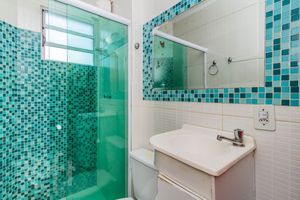 Image 19 - 829155