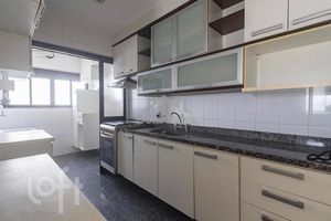Image 5 - 829284