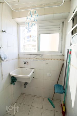 Image 21 - 829407