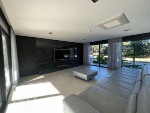 Image 22 - 829442