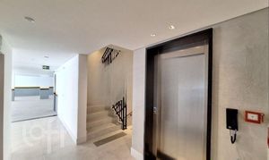 Image 6 - 829990