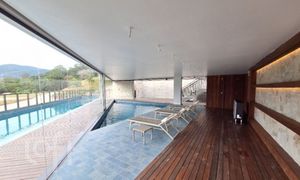 Image 31 - 829990