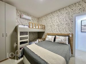 Image 18 - 830012