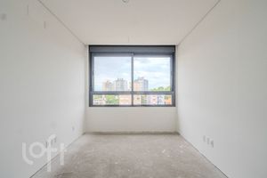 Image 25 - 830032