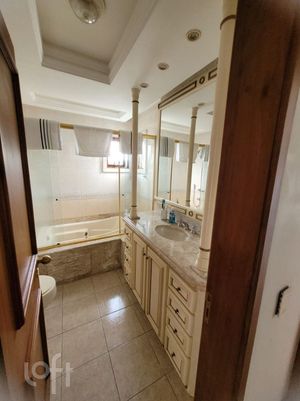 Image 18 - 830072