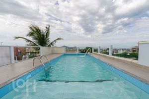 Image 6 - 830148