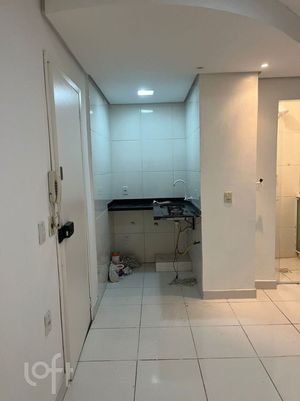 Image 17 - 830317