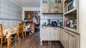 Image 4 - 830542