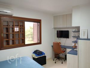 Image 22 - 830558