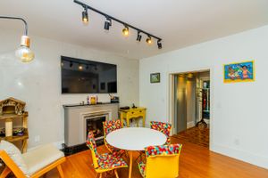 Image 3 - 830579