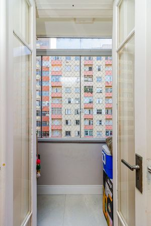 Image 9 - 830579