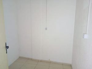 Image 3 - 830593