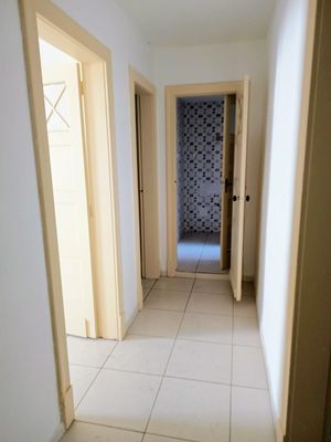 Image 9 - 830593