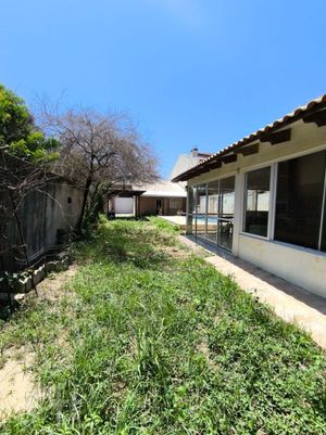 Image 11 - 830785