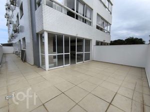 Image 6 - 830939