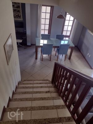 Image 15 - 831004