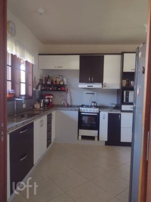 Image 11 - 831004