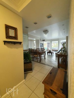Image 25 - 831063