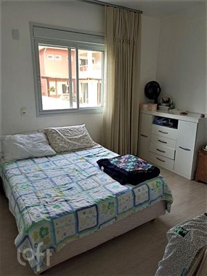 Image 19 - 831077