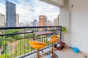 Image 6 - 831085