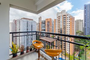 Image 4 - 831085