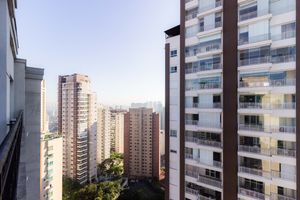 Image 11 - 831085