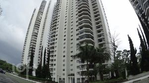 Image 21 - 831093
