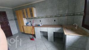 Image 37 - 831128