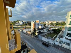 Image 25 - 831299
