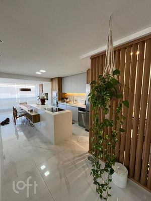 Image 32 - 831338