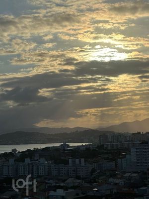 Image 14 - 831341