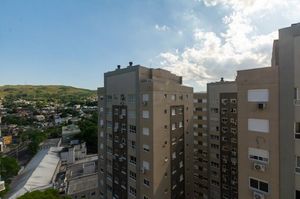 Image 17 - 831382