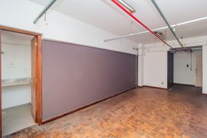 Image 17 - 831529