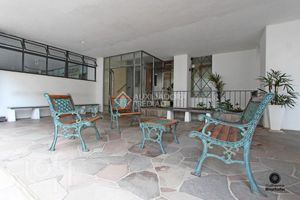 Image 6 - 831536