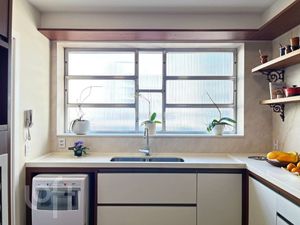 Image 18 - 831536